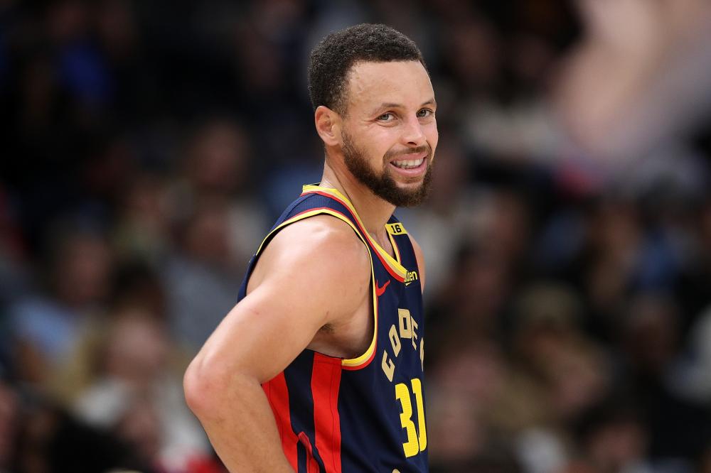 令观众目不 令观众目不